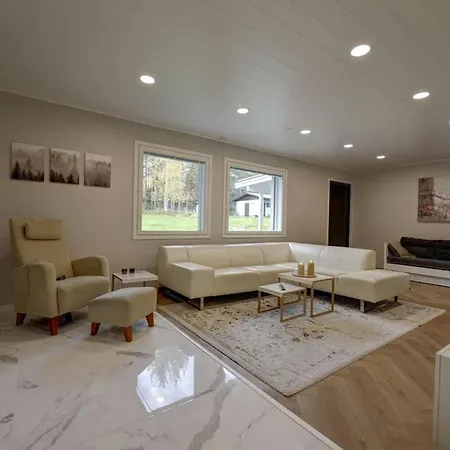 度假居 New Heaven 罗瓦涅米